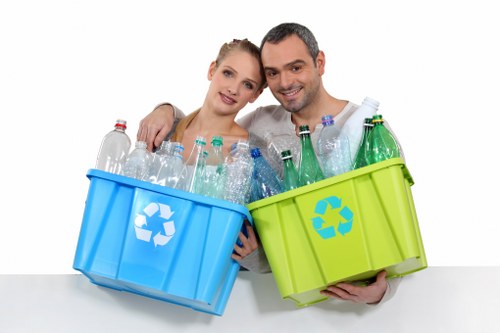 Residential rubbish collection in Shadwell