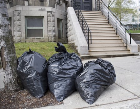 Mini and midi skips suited for small to medium waste disposal